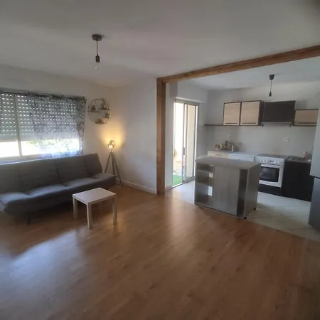 Lumineux Parking Gratuit