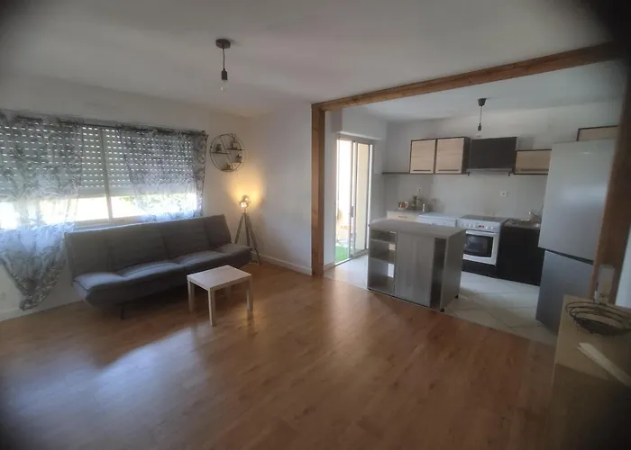 Lumineux Parking Gratuit